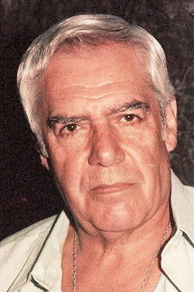 Gilberto Martinho as Horácio Correia de Almeida in Isaura: Slave Girl