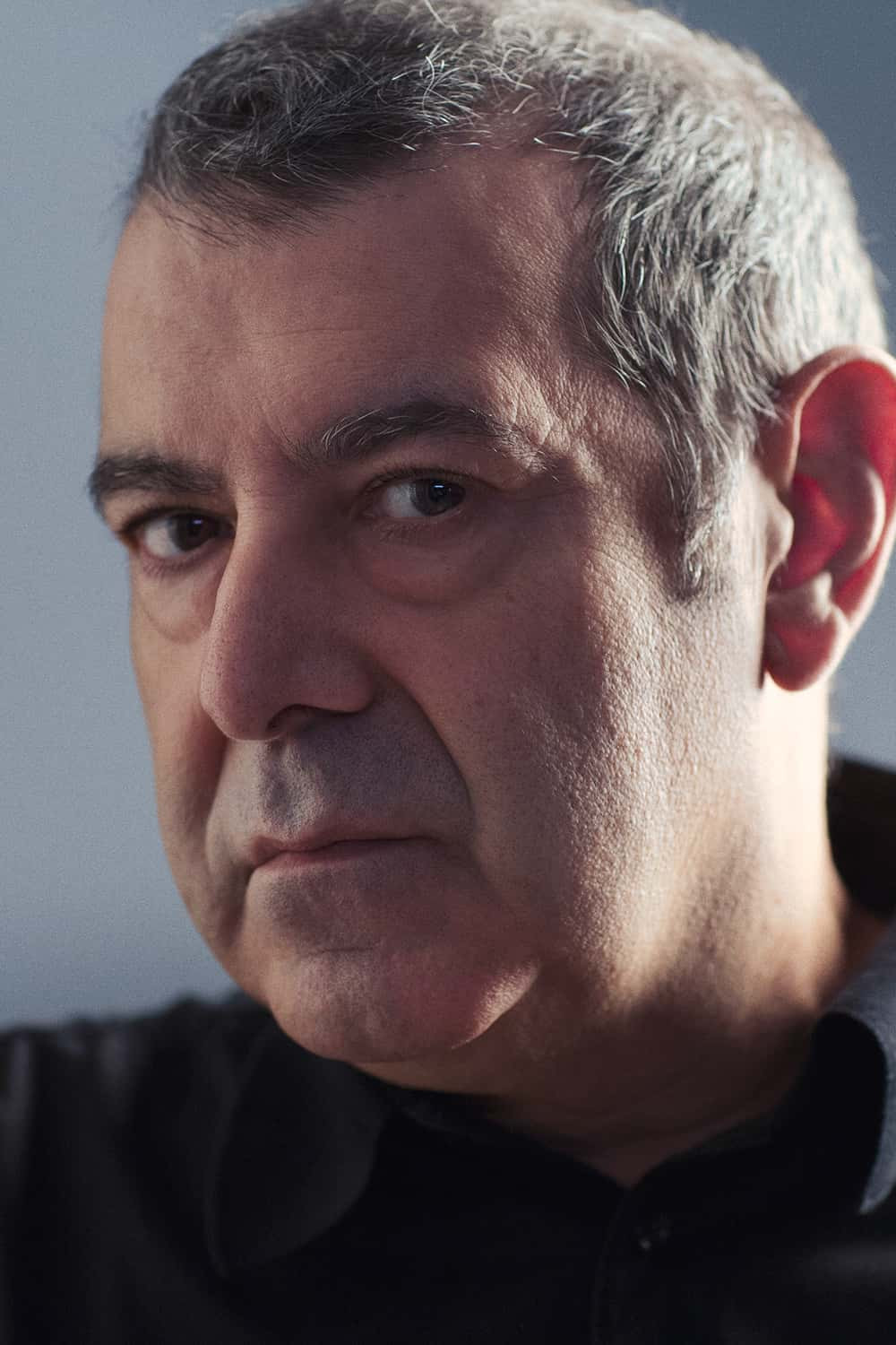 Manuel Morón as Fernando in AzulOscuroCasiNegro