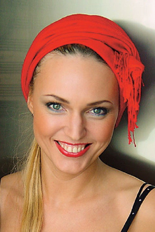 Алла Довлатова as Milena Chevalier in Соло для пистолета с оркестром