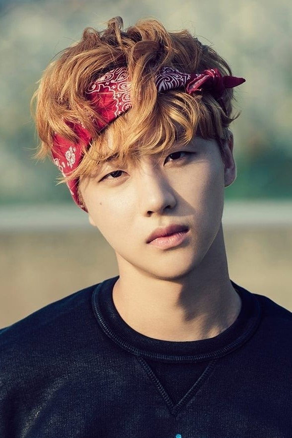 Jinhwan as Self - Contestant in Kingdom: Legendary War