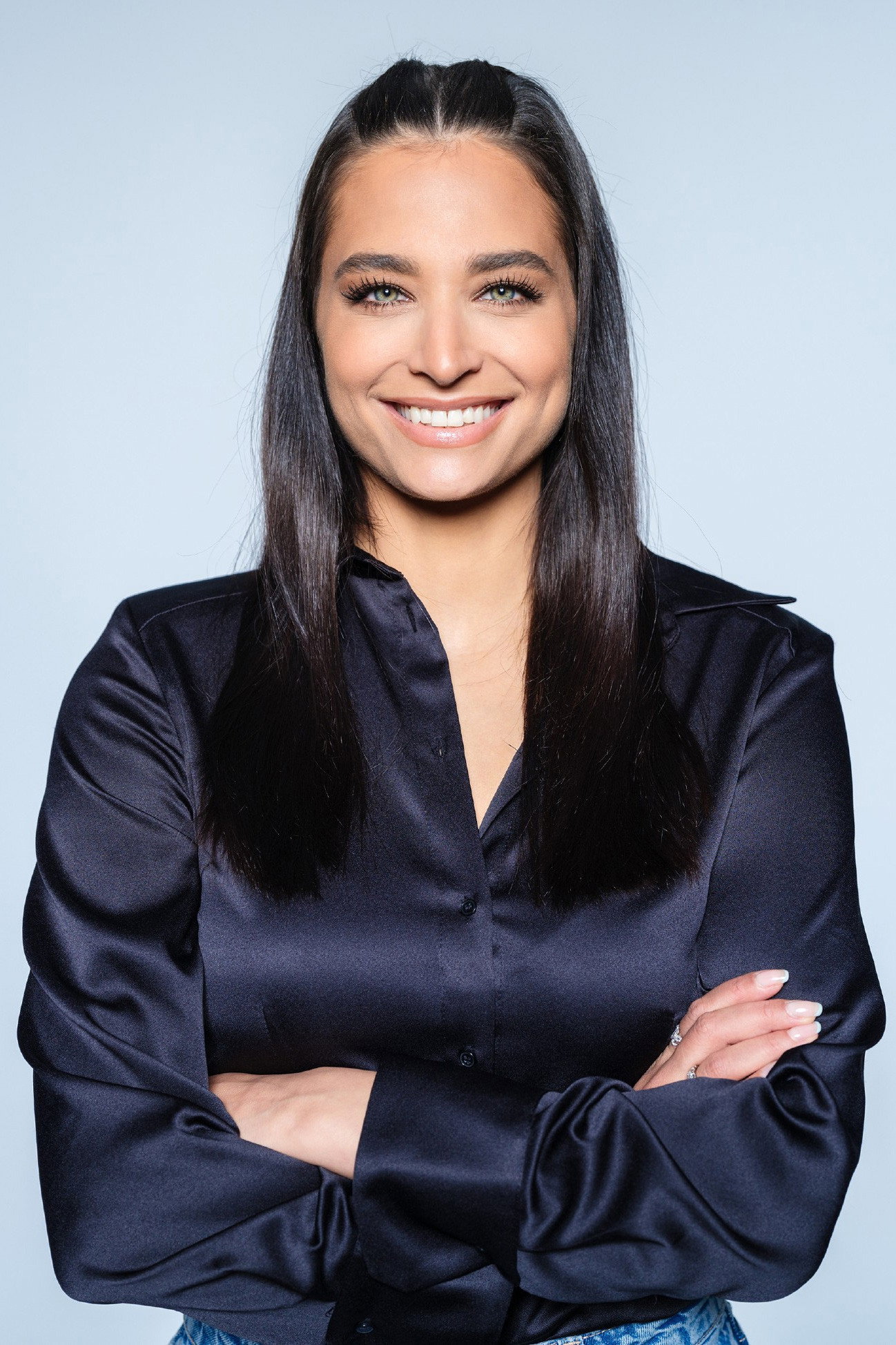 Amira Aly as Self - Host in Pocher – gefährlich ehrlich!