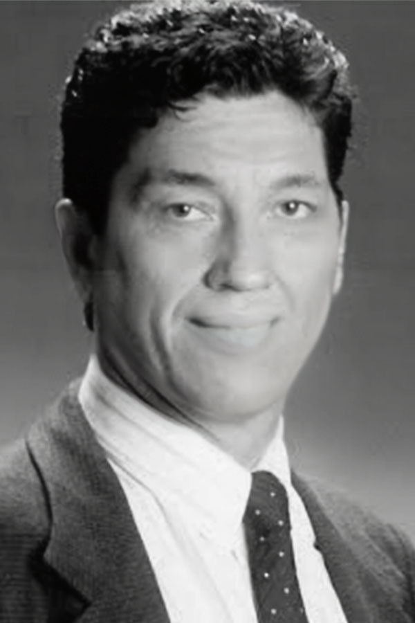 Emilio Bardi as Mingo in Perros de la noche