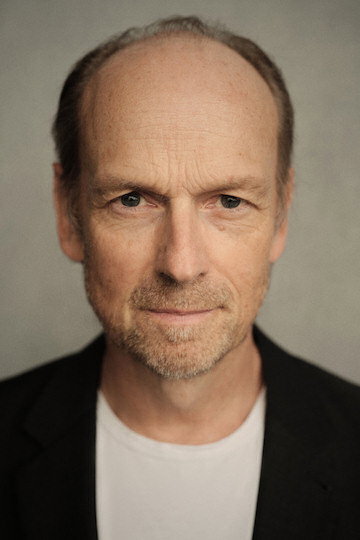 Ken Bradshaw as DS Dewhurst in Police 2020