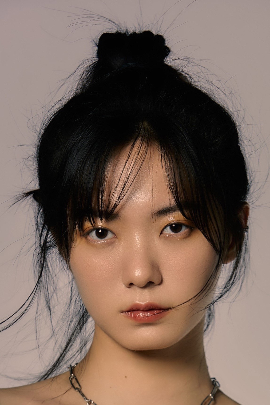 Jiang Zhuojun as Bai Zhu / Bai Yu in Archives: The Nanyang Mystery