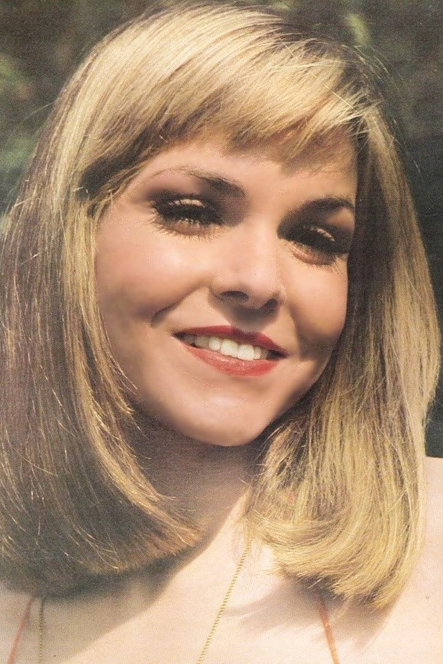 Fernanda de Jesus as Marina in Loved and Abused