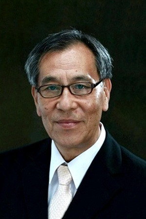 공호석 as Gyung-ja's Advisor 1 in Good Morning President