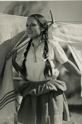 Zsóka Ölvedy as Leticia, Madaván lánya in Uz Bence