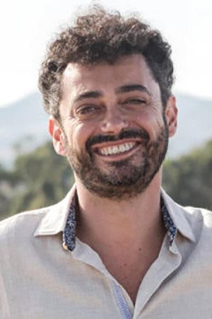 Stefano Manca as Vincenzo in Doppia coppia