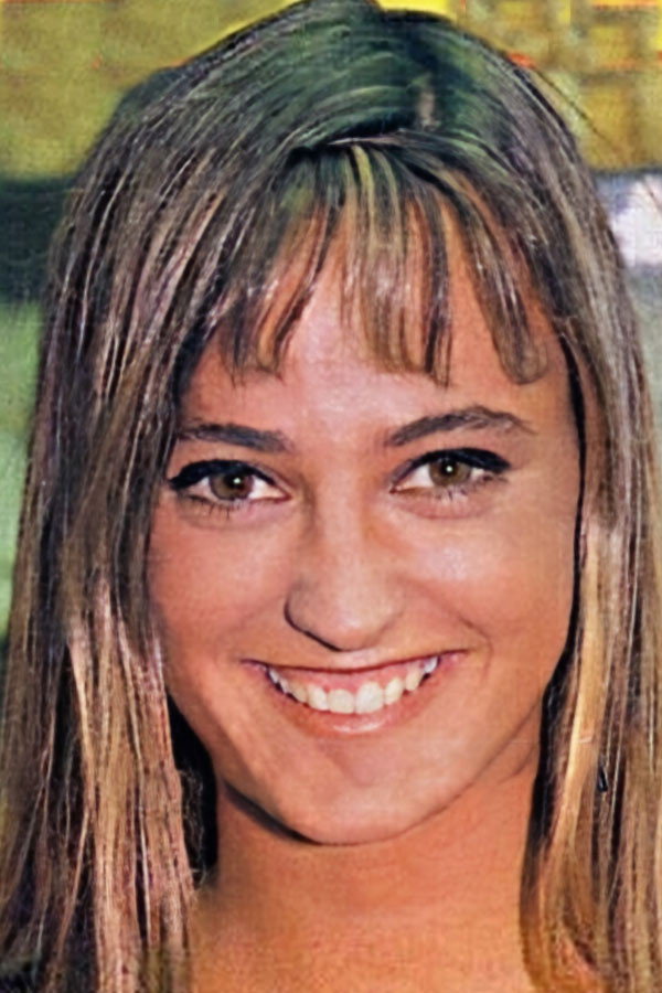 Claudia De La Calle as Gaby in Clave de sol