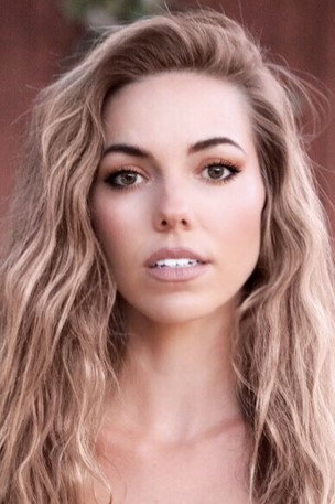 Courtney Blythe Turk as Melissa Ballard in Black Water