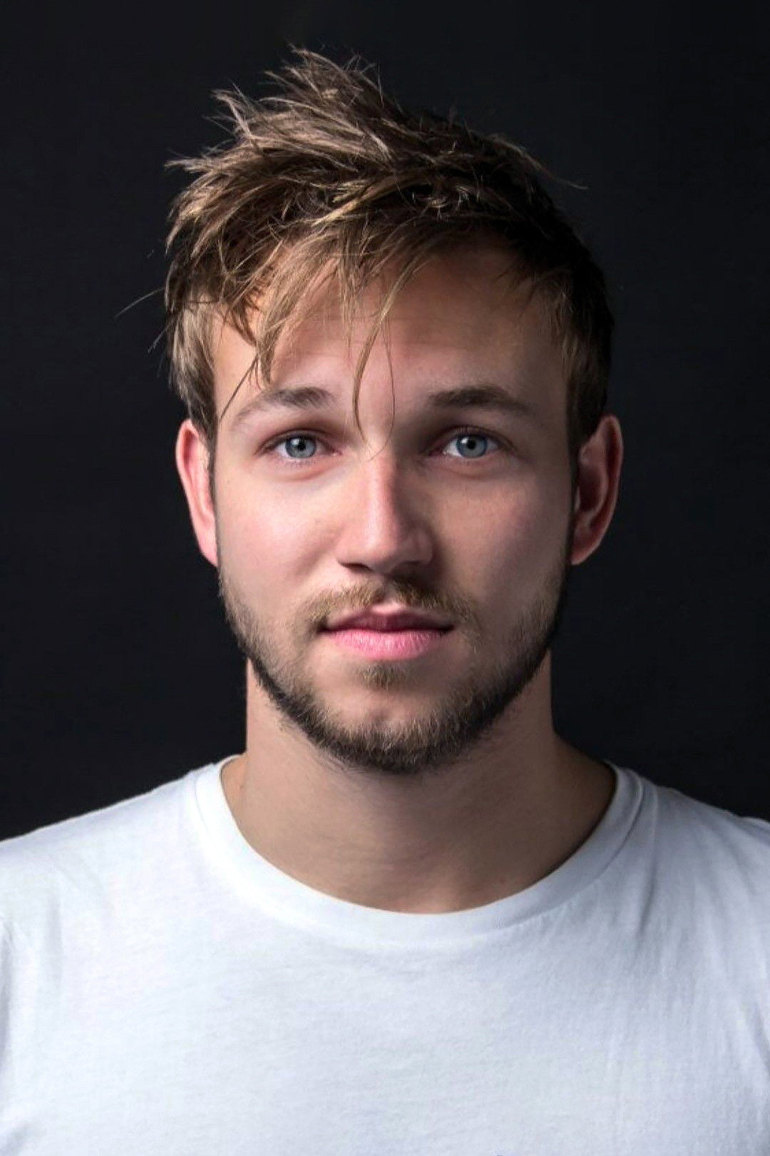 Kay Greidanus as Simon Goedegebure in Commandos