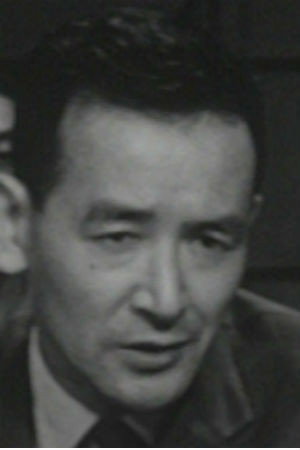 村上冬樹 as 佐山 in Musume to Watashi