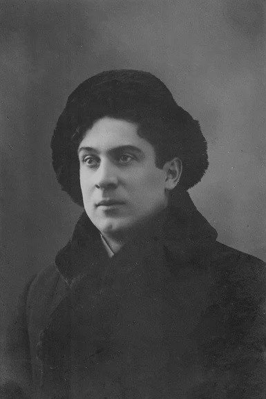 Alexander Wyrubow as Mordenko, the clerk in Petersburg Slums