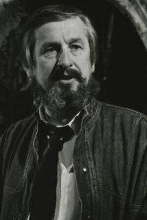 Stefan Szramel as Gendre in November Night