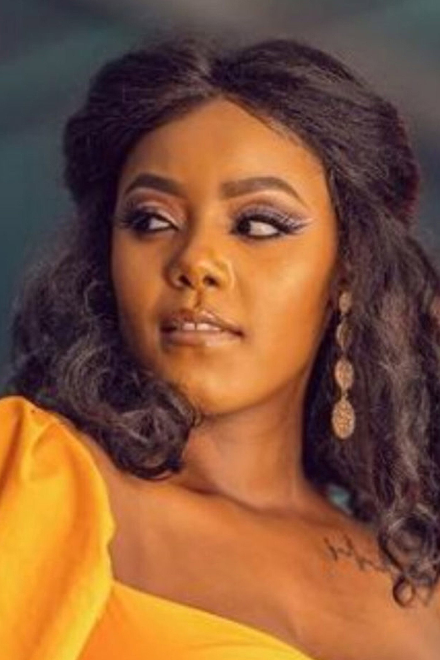 Idah Alisha as Olivia in Click Click Bang