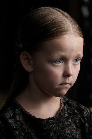 Natalia Wolska as Kryśka in Miłość na pierwszą stronę