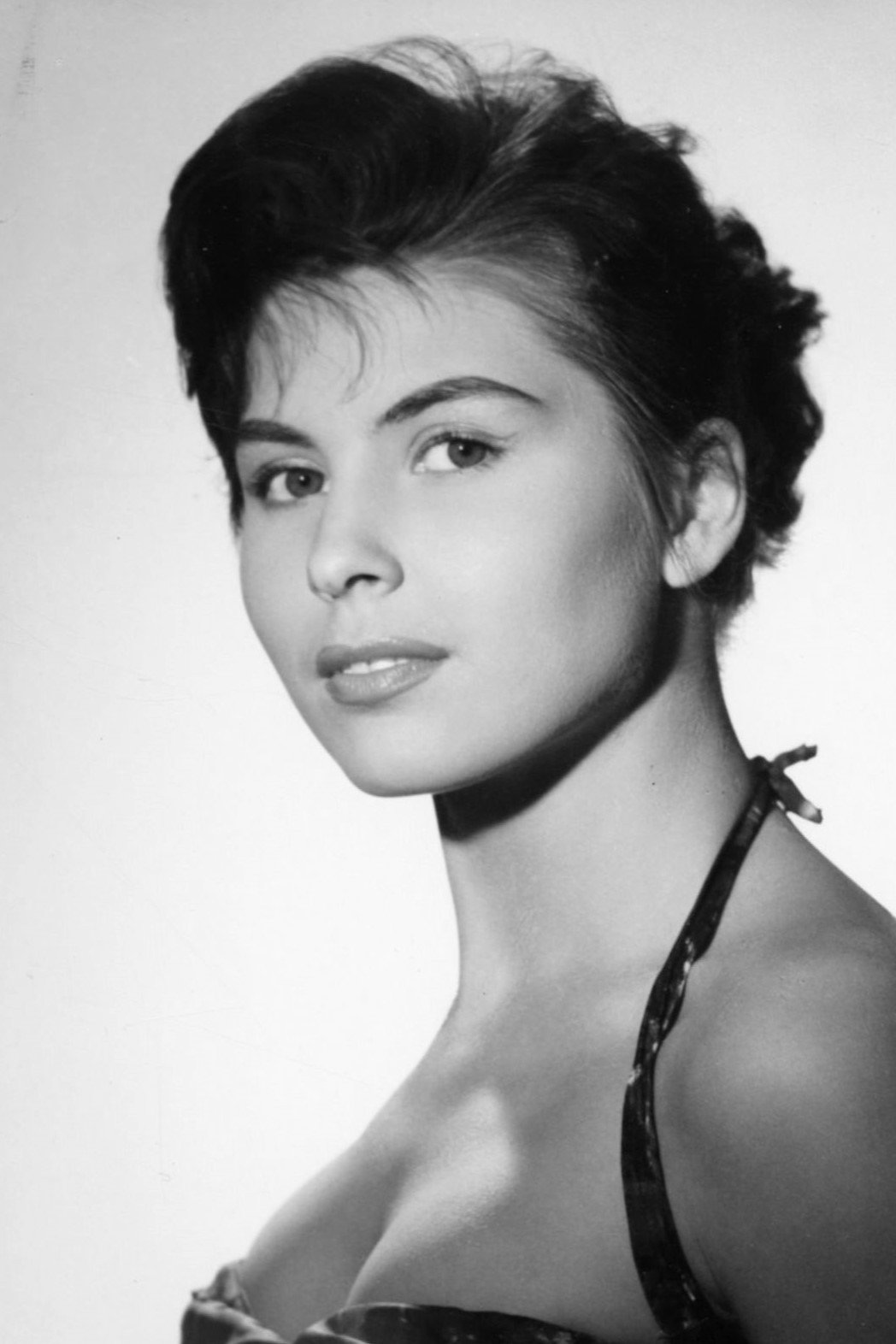 Dominique Boschero as Pallina in Spiaggia libera