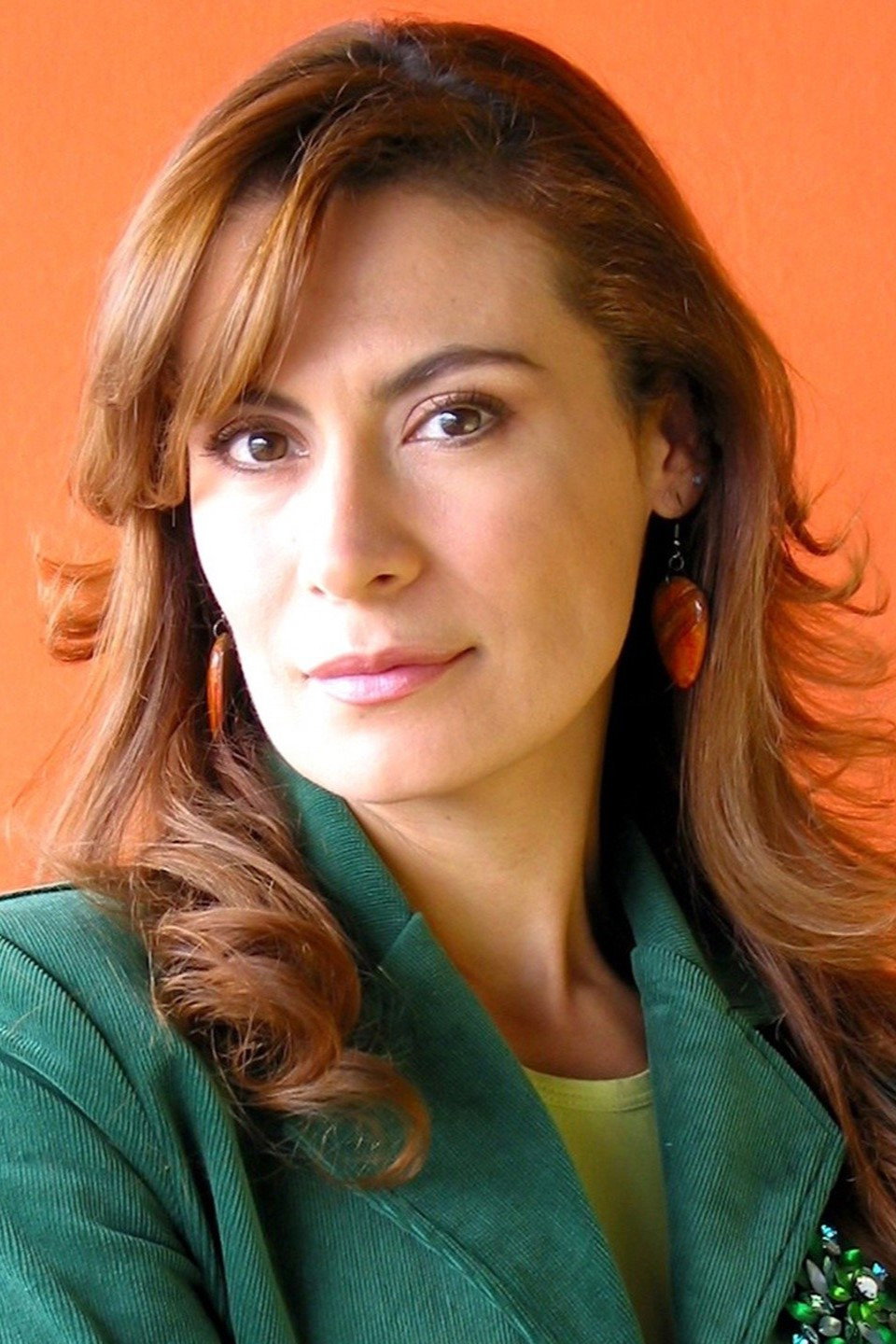 Katherine Vélez as María Luisa Caicedo in Retrato de una mujer