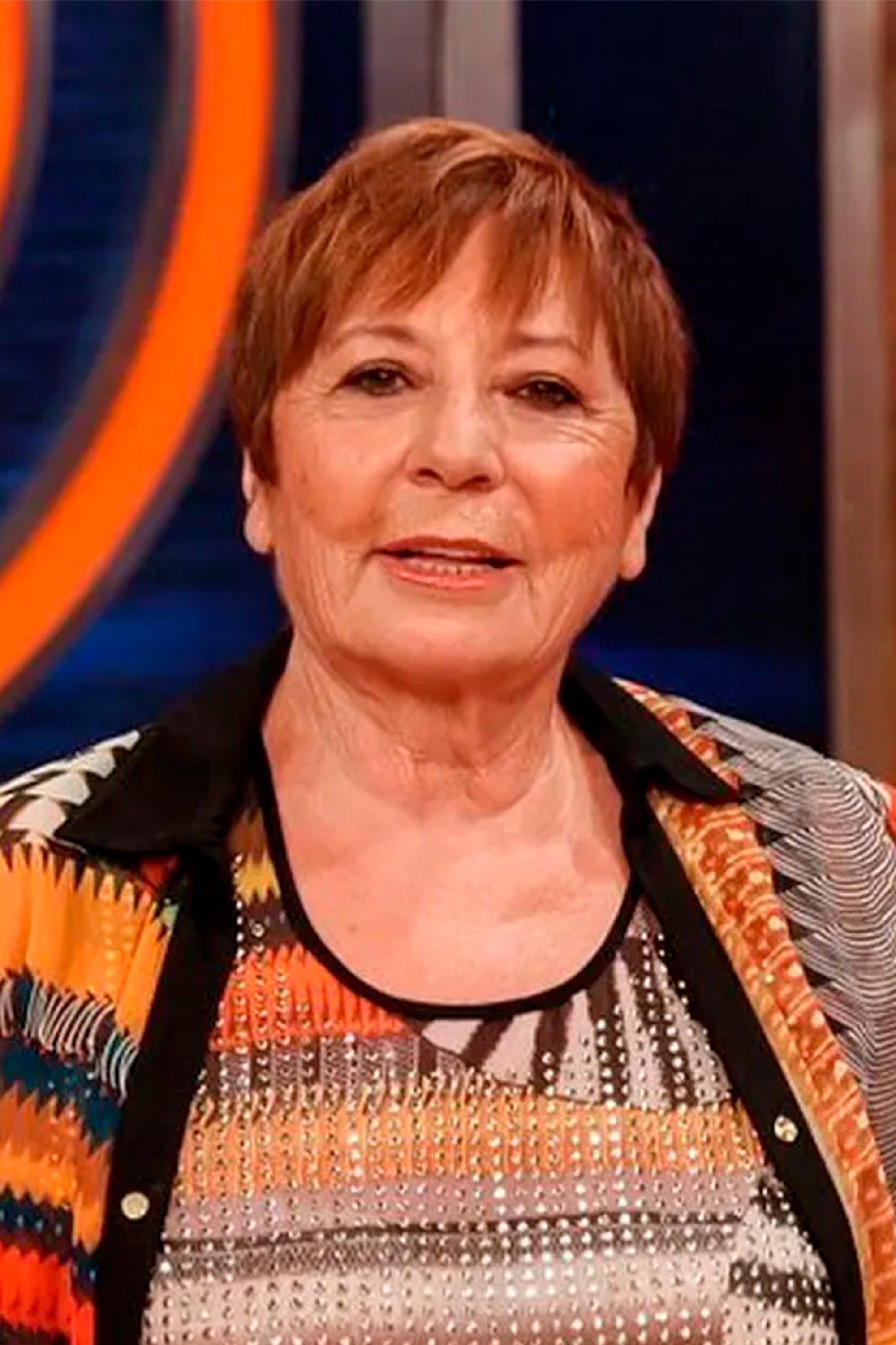 Celia Villalobos as Colaboradora in Cuentos chinos