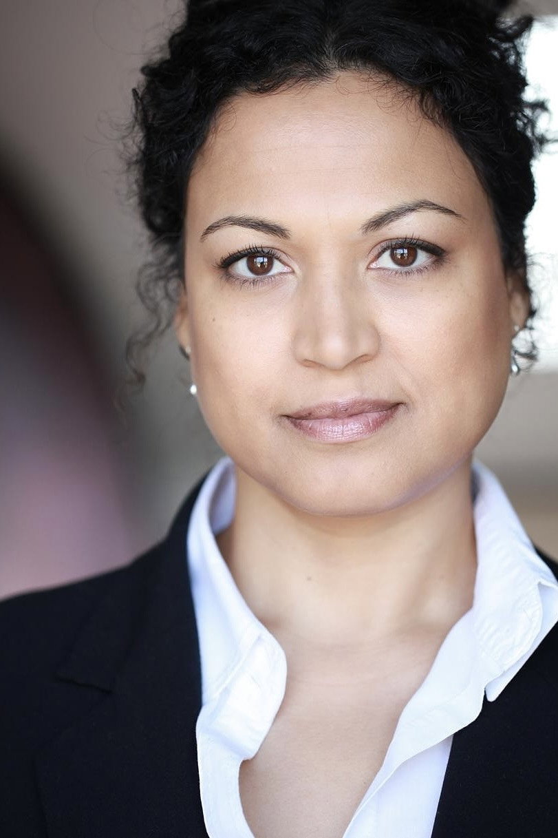 Gina Gangar as Elizabeth Price in Greenland 2: Migration