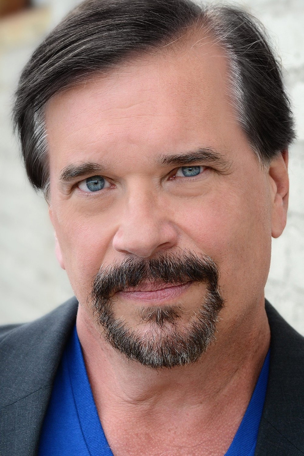 Robert Pavlovich as Hank Schultz in Dusk
