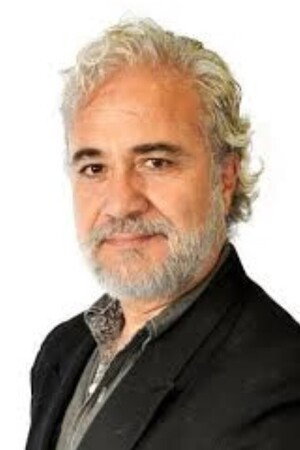 Eduardo Azuri as Esposo in I Don't Want to Be Dust