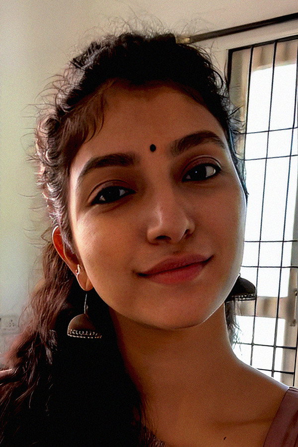 Meetha Raghunath as Rekha in Mudhal Nee Mudivum Nee