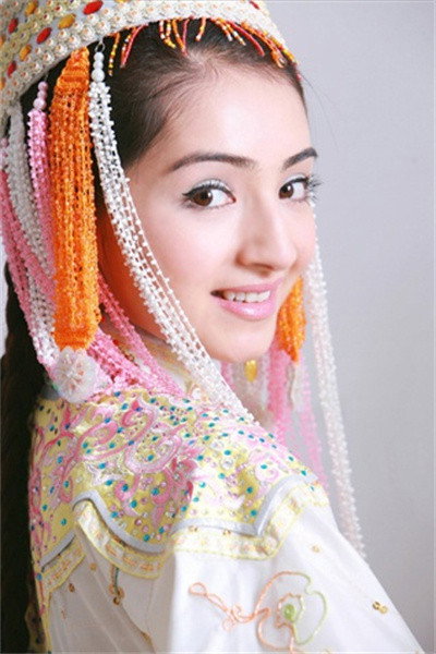 Madina Memet as Lan Shang in Ice Fantasy