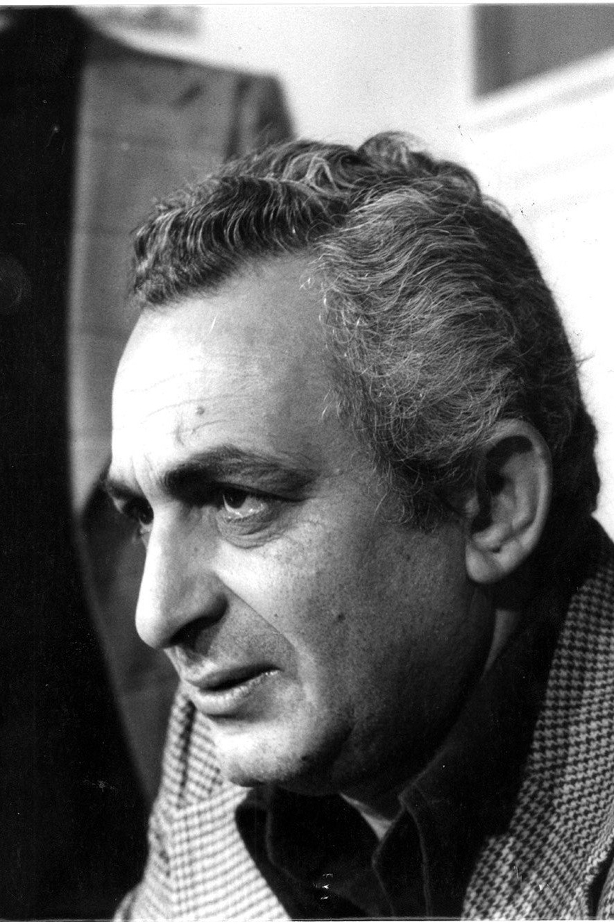Tawfiq Saleh as Self in Tahar Chériaa: A l'Ombre du Baobab