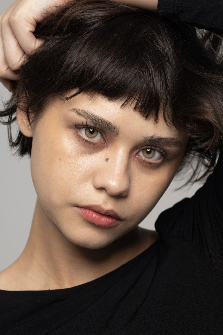 Alix Dariela as Camila in Mi cuerpo me queda grande