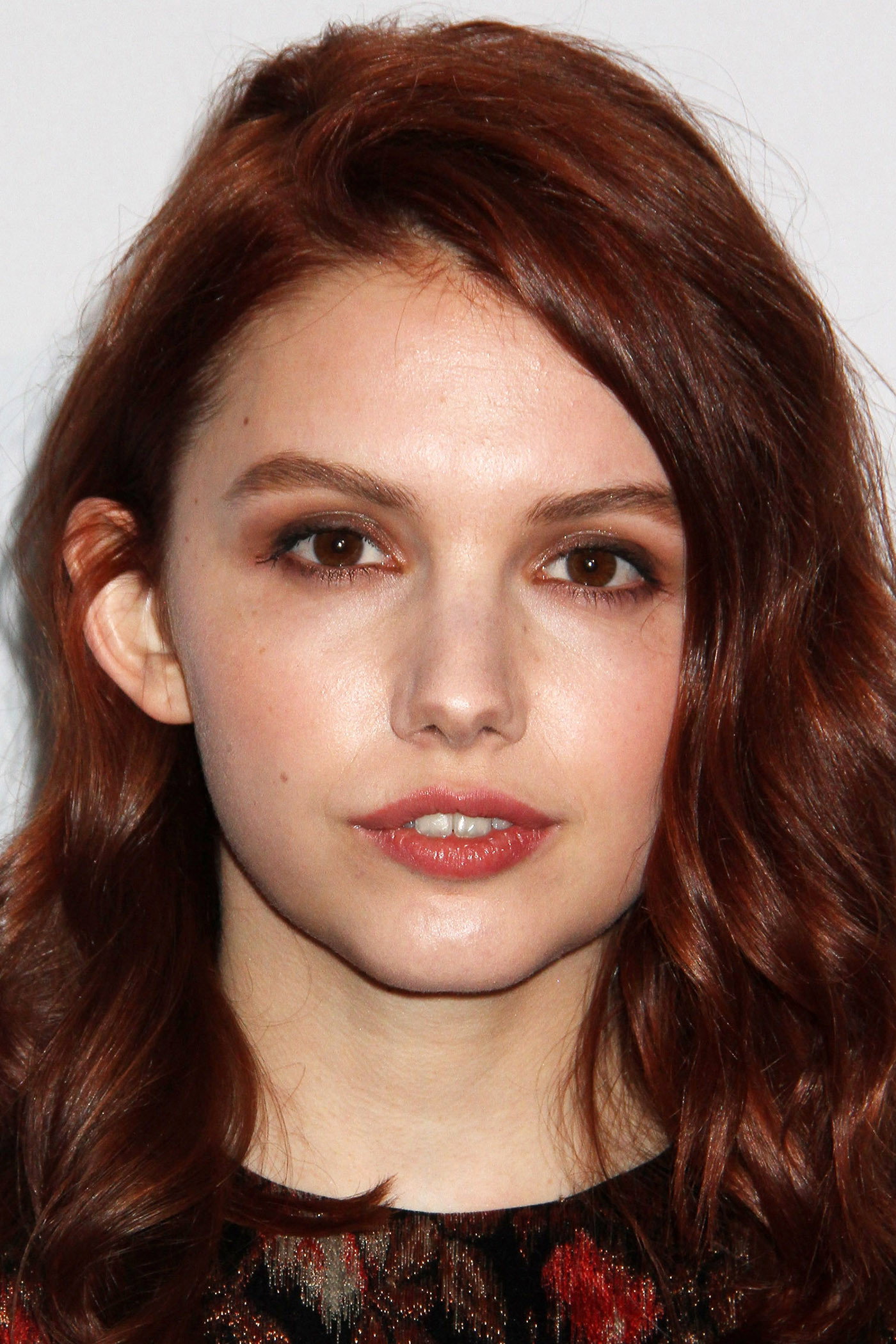 Hannah Murray as Sylvia Ageloff in The Chosen