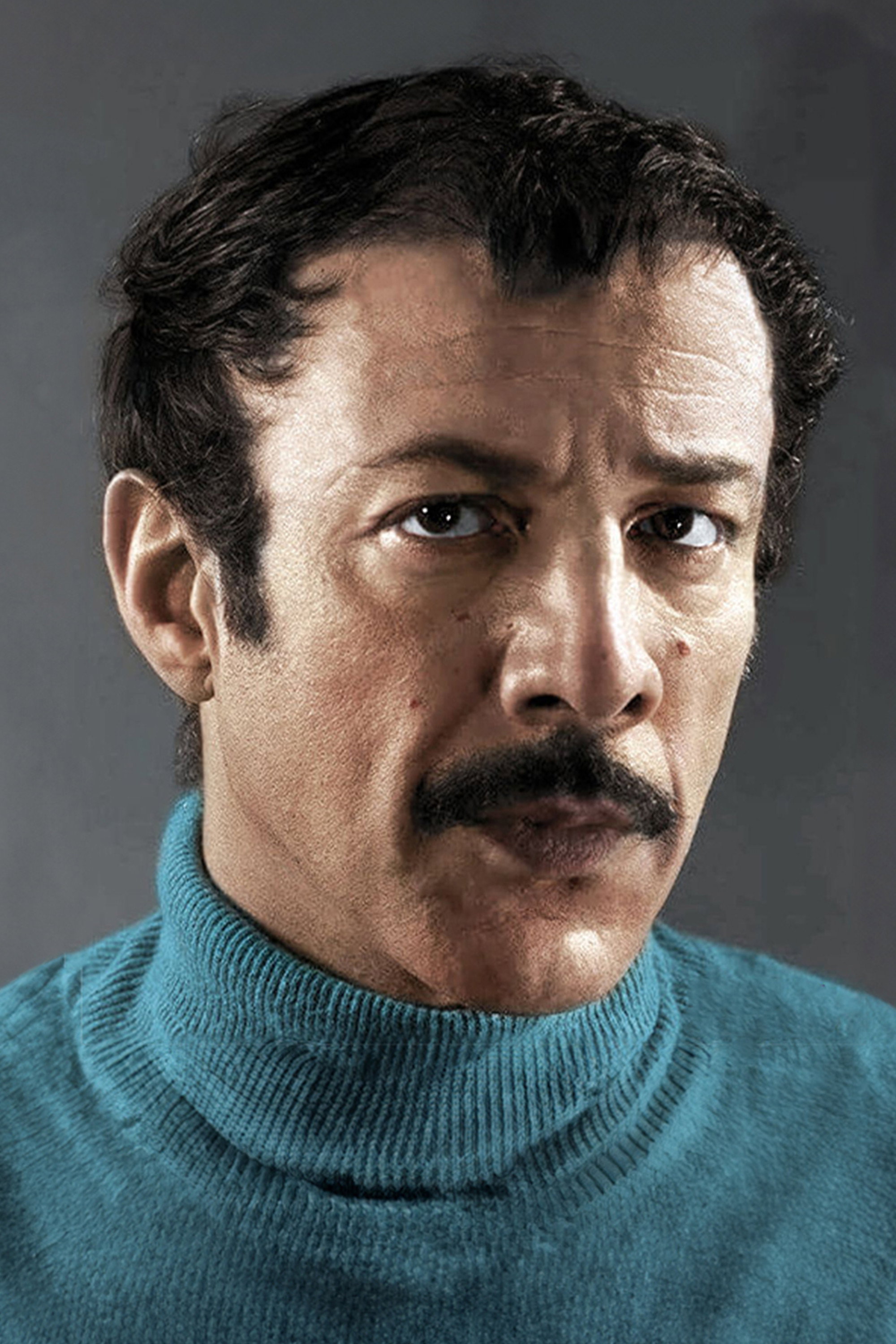 Münir Özkul as Seyit in Uzaylı Zekiye