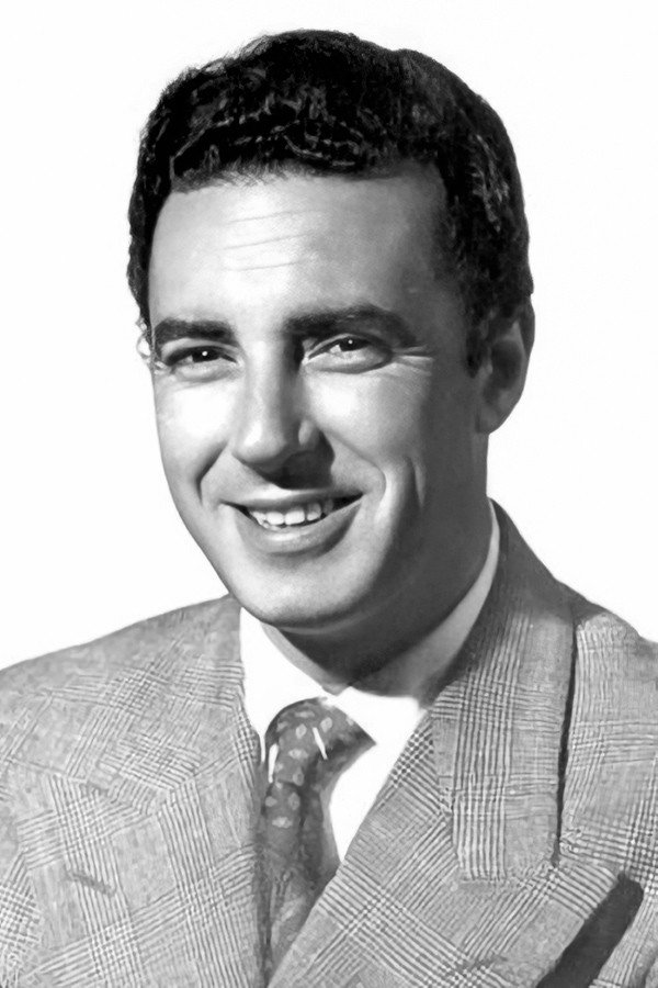Virgílio Teixeira as Esteban Ruiz in Her and Fear