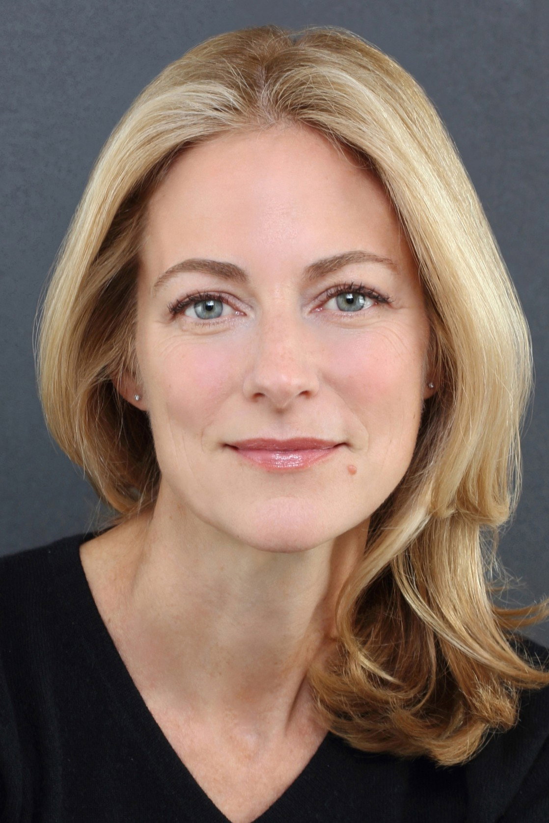 Olivia Birkelund as Stephanie in Letters from a Killer