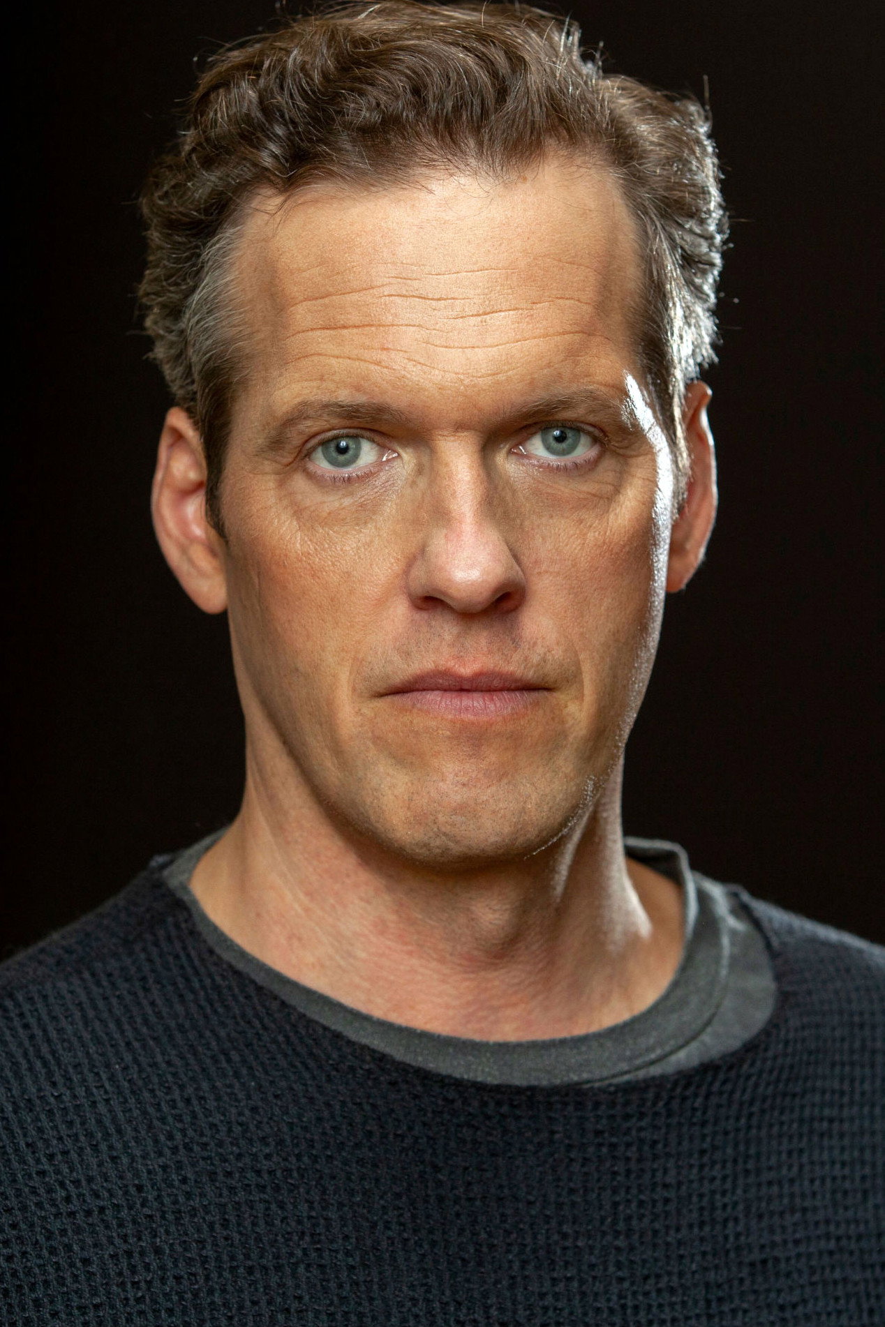 Niklas Engdahl as Max in Fullt Hus