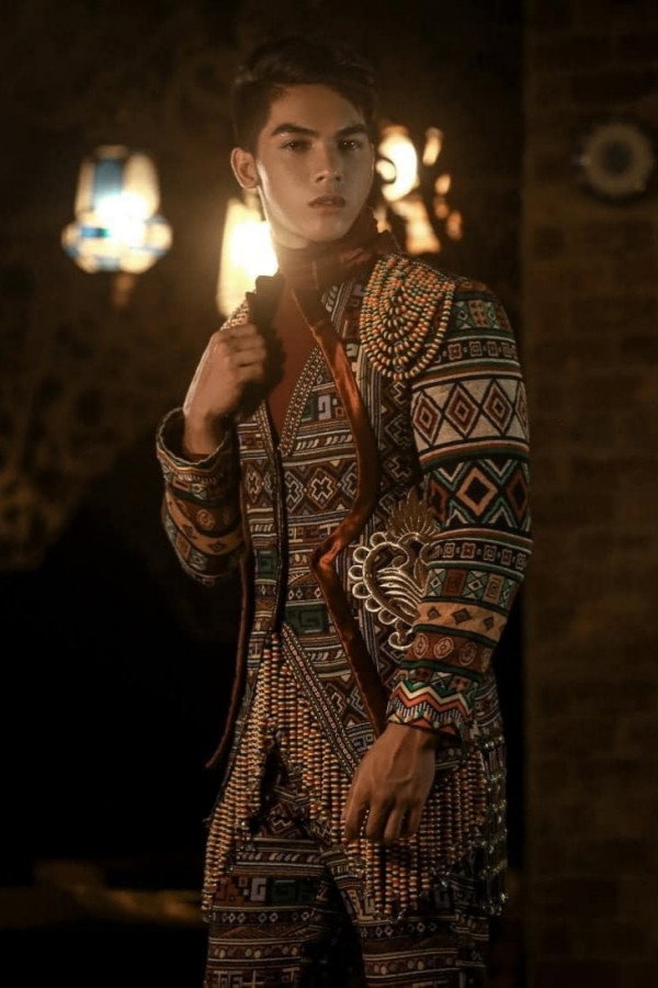 Juan Calma as Robert in Virgin