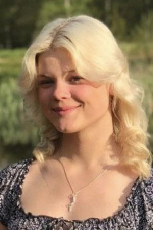 Sara Samuelsson as Ida in Mirror