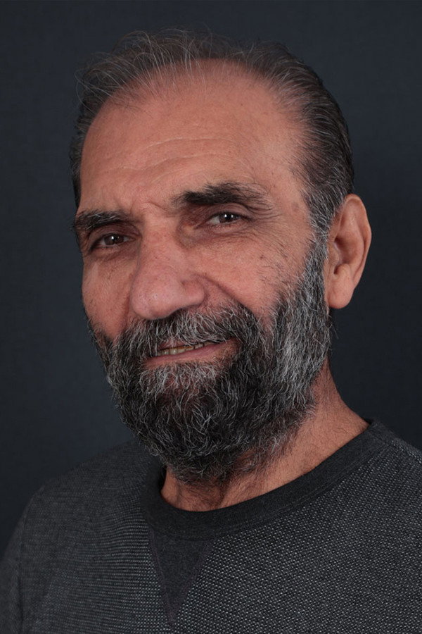 Yaşar Kutbay as Gardiyan in 72. Koğuş