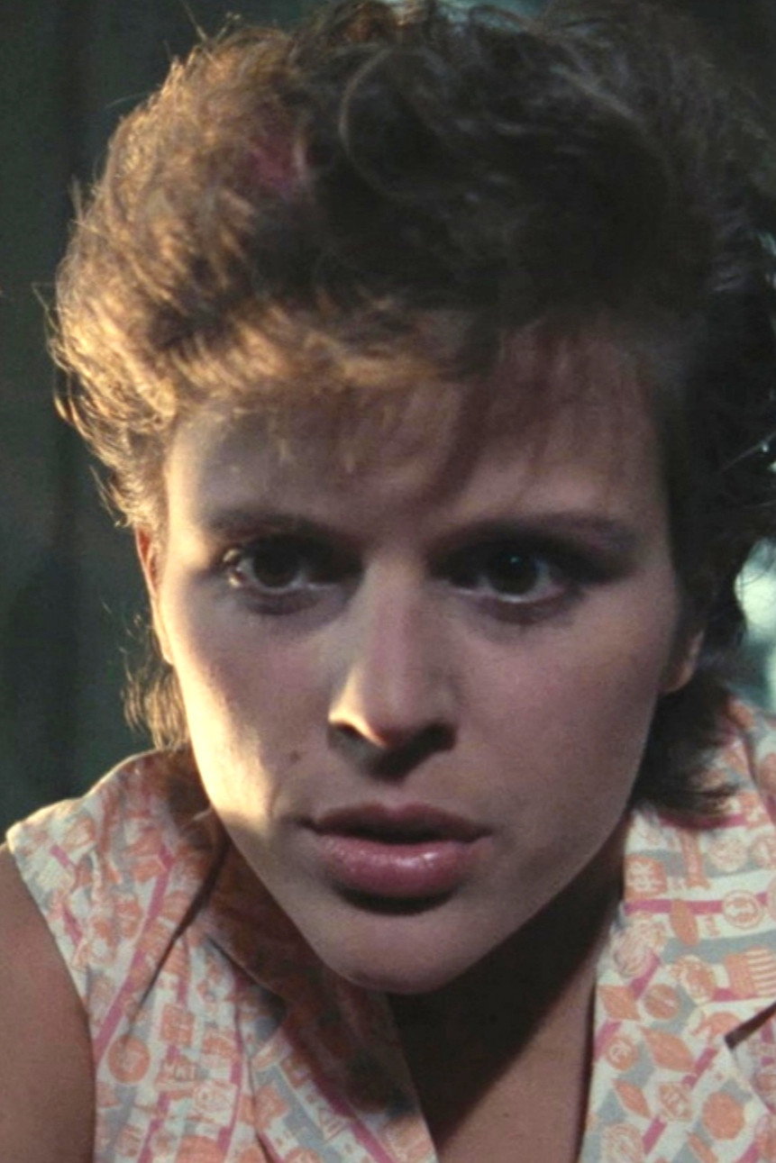 Jasmine Maimone as Rosalinda Calderon in The Click