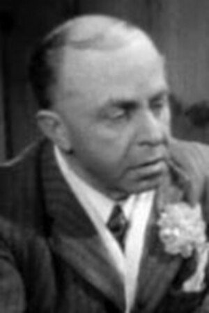 Fernando Aguirre as Organizer in That Happy Couple