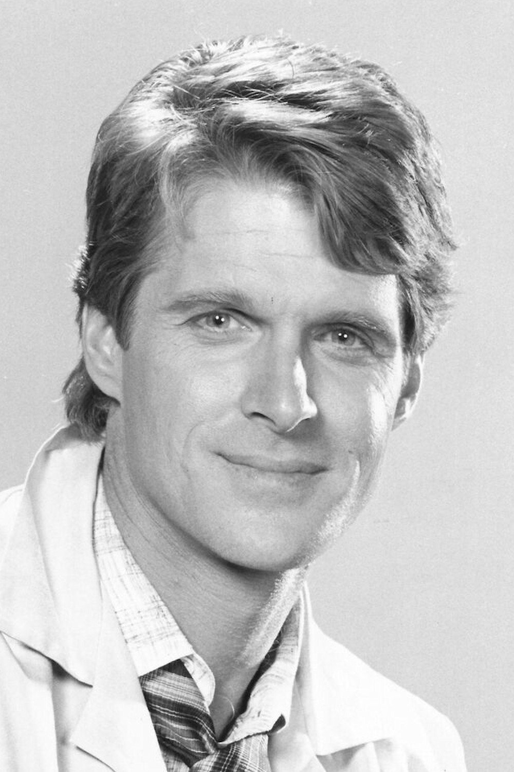 Dean Paul Martin as Dr. Billy Hayes in Misfits of Science