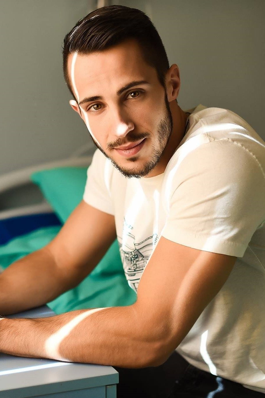 Naum Shopov as Host - Himself in The Bachelor (BG)