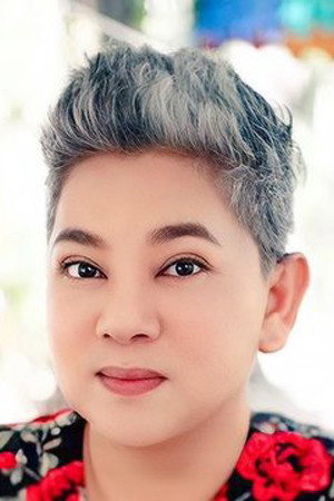 Narinthorn Na Bangchang as Nana's Mother in A Gift