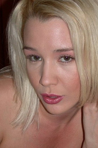Olivia Saint as Dancing Girl #3 in Quiver
