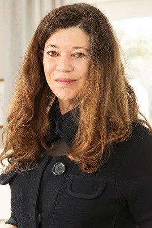 Ann Marie Horan as Peggy in No Tears