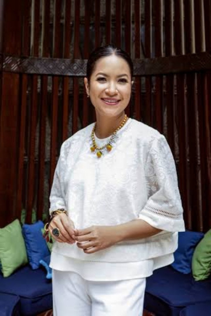Sari Nila as Ditto's Mother in #FriendButMarried 2