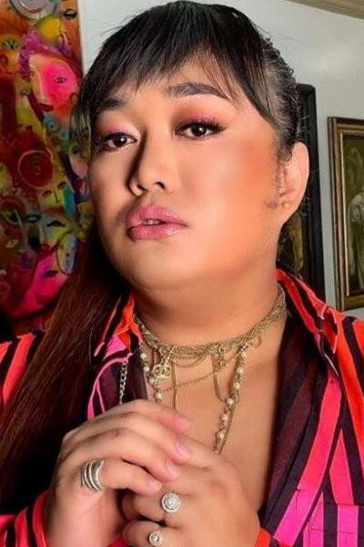 Shandii Bacolod as Trixie in Neomanila
