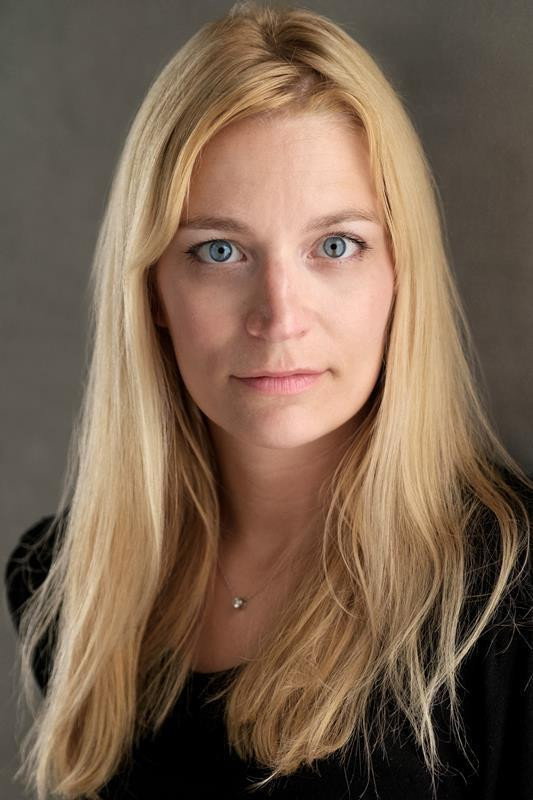 Sura Dohnke as Val Burstead in Happy New Year, Colin Burstead