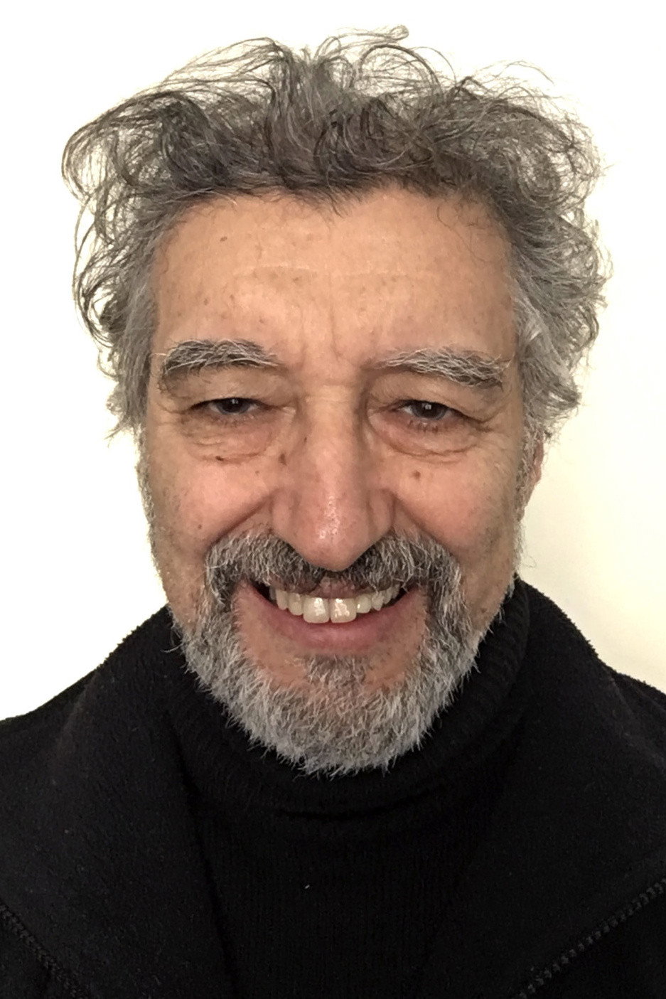 Yury Olshansky as 1st Crew Worker in Cards