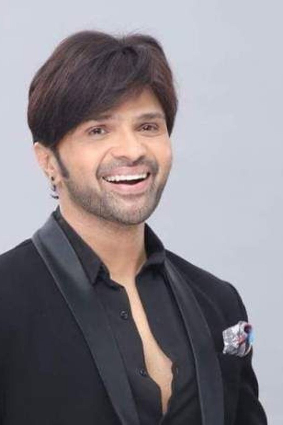 Himesh Reshammiya as Monty Oberoi in Karzzzz